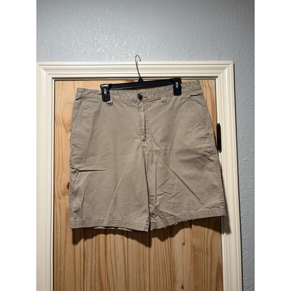 Magellan Shorts Mens Size 34 Khaki Tan Flat Front Pockets Casual Classic Travel - Picture 1 of 4